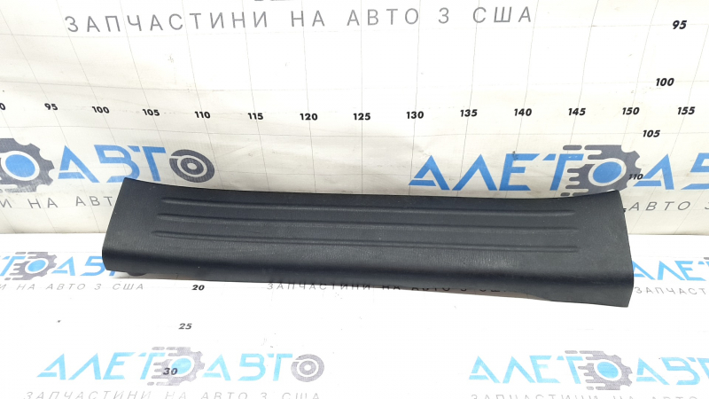 Накладка порога задняя левая Mazda CX-9 16-23 черная, потерта