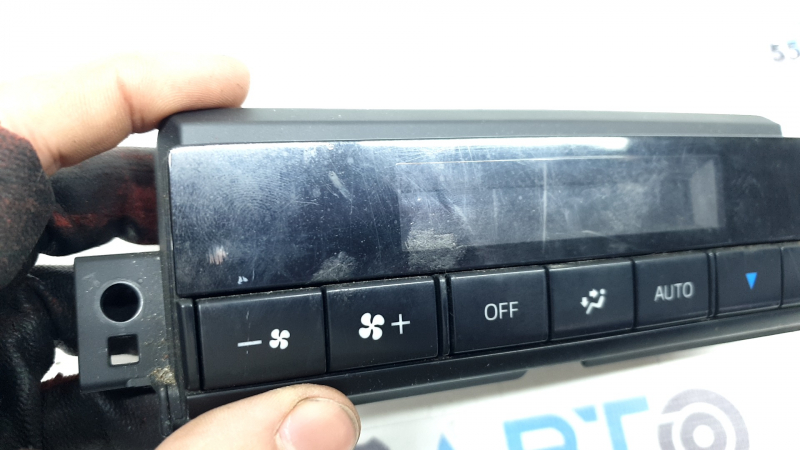 Управление климат-контролем 2 ряд Mazda CX-9 16-18 auto, царапины