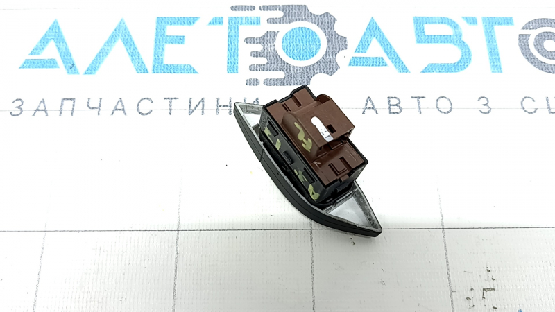 Кнопка блокировки двери передняя левая Audi A3 8V 17-20