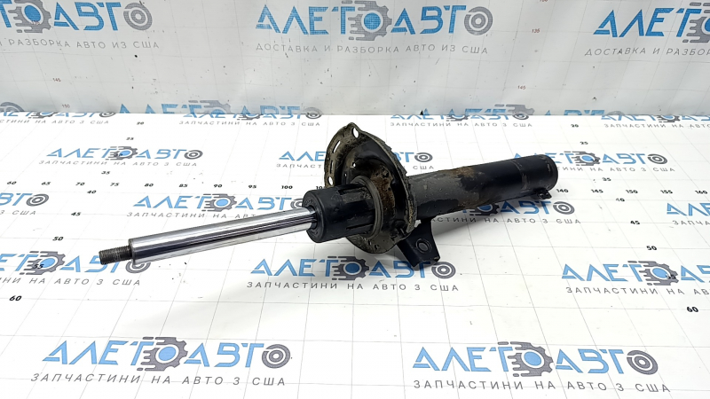 Амортизатор передний левый Audi A3 8V 15-20 4d, 5d AWD ржавый