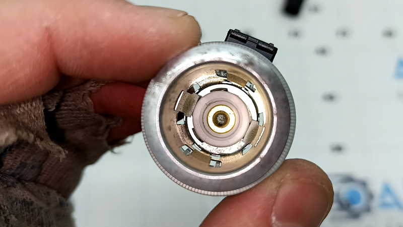 Прикуриватель центральной консоли задний Audi A3 8V 15-18 с подсветкой и заглушкой