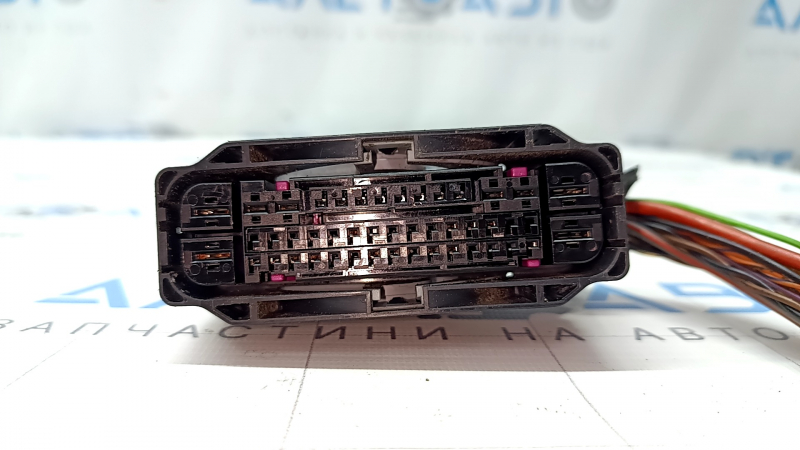 Фишка на блок ABS Audi A3 8V 15-20