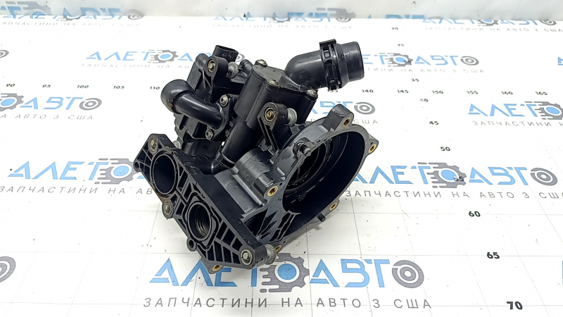 Корпус термостата в сборе Audi A3 8V 15-20 1.8T, 2.0T