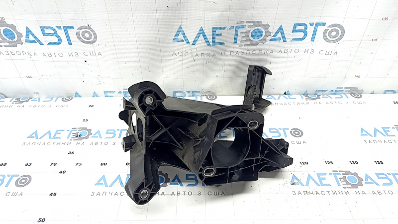 Педаль тормоза Audi A3 8V 17-20 с кронштейном