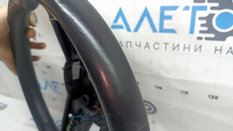 Руль голый Audi A4 B9 17-19 кожа, черный, с подогревом, без кнопок и лепестков, царапины, потертости