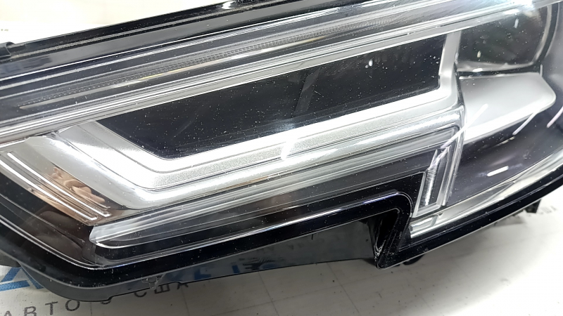 Фара передняя левая в сборе Audi A4 B9 17-19 Full LED, песок
