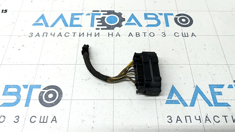 Фишка на проводку переднего бампера BMW 5 G30 17-23 под парктроники и птф