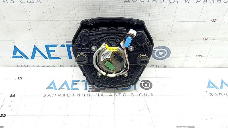 Обратная сторона подушки безопасности руля BMW 5 G30, учитывая оригинальность детали.