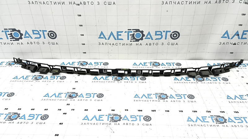 Абсорбер переднего бампера BMW 5 G30 17-20 нижний, сломаны крепления
