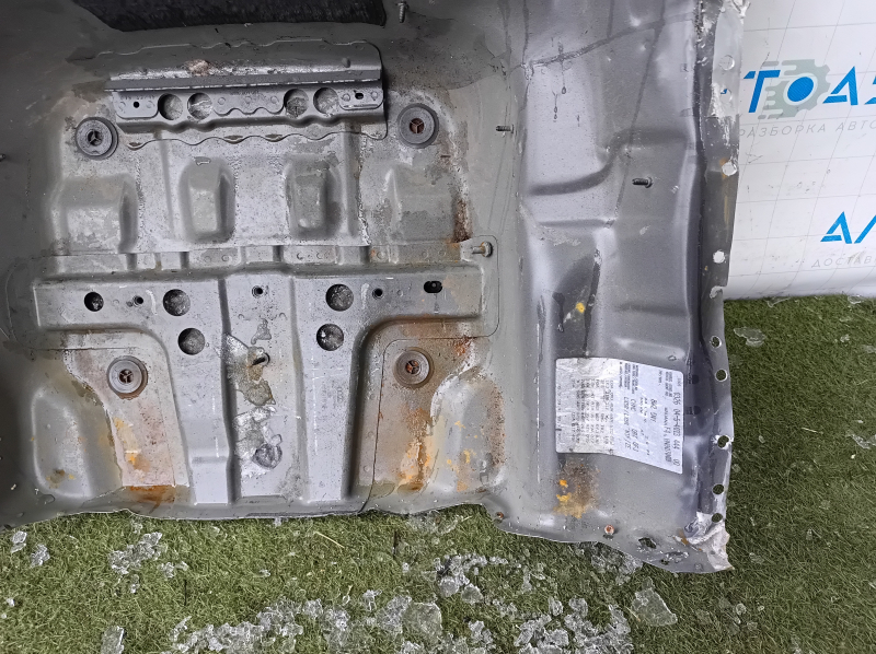 Корыто багажника Audi A4 B9 17-25 высверлено
