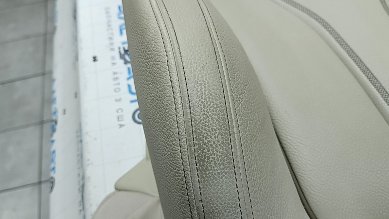 Обшивка спинки водительского сиденья BMW 5 G30 17-20 кожа Elfenbein-Weiss, Sport, с подогревом, под чистку, потерто