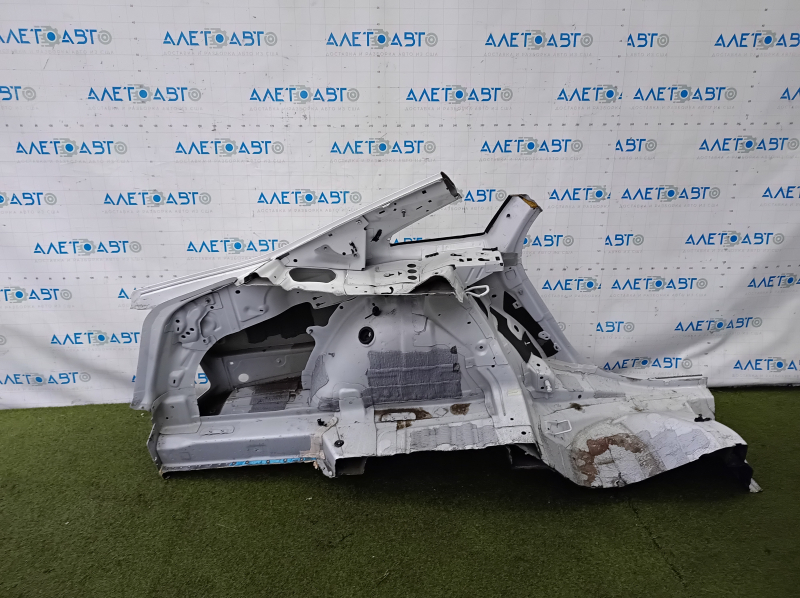 Задняя левая четверть Audi A6, хорошо сохранившаяся, готова к установке