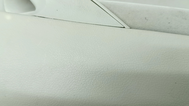 Обшивка двери карточка передняя правая Toyota Camry v40 бежевая с коричневым, вставка пластик, подлокотник велюр, без управления, под химчистку, побелел пластик, царапины, разбух уплотнитель