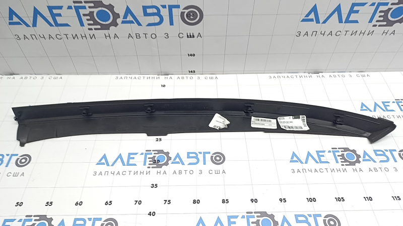Уплотнитель крыла капот-крыло передний правый Audi A6 C8 19-25