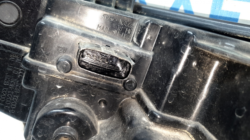 Поворотник дхо/drl правый Ford Mustang mk6 18-23 рест LED песок, потёрт