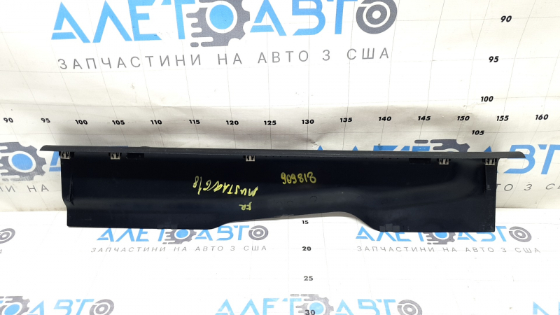 Накладка порога внутренняя правая Ford Mustang mk6 15-23 черная, потёрта, царапины