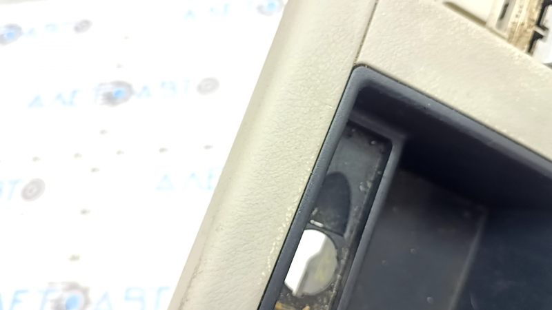 Накладка центральной консоли с подстаканниками КПП Toyota Camry v40 hybrid серая, царапины, потерта, полезло покрытие