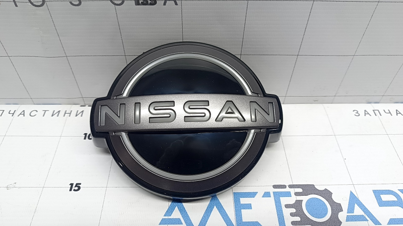 Эмблема решетки радиатора grill Nissan Ariya 23-26