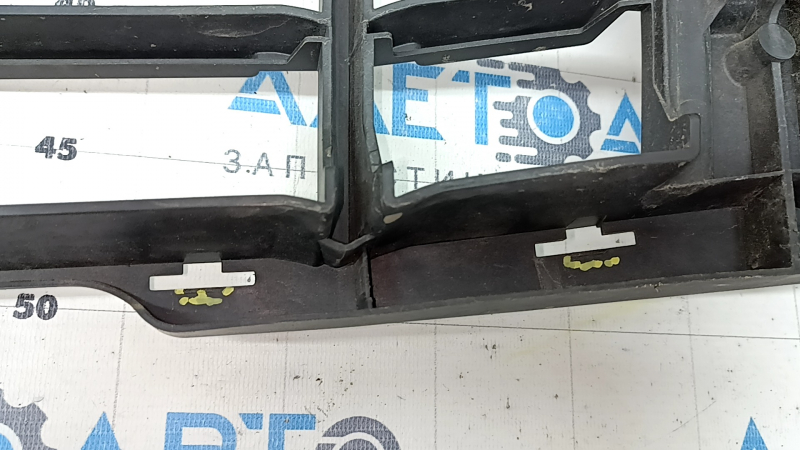 Каркас решетки радиатора grill Audi Q8 19-23 без радара, после ремонта, надломан