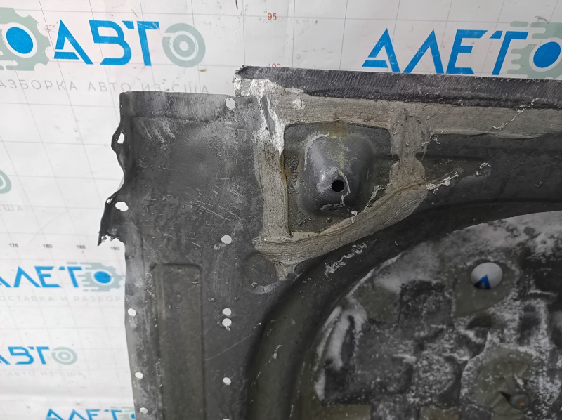 Уровень износа кузова Toyota Camry v50 минимален, оригинал.