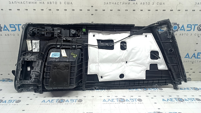 Обшивка арки ззаду права в зборі BMW X5 G05 19-21 чорна, цільна, з кришкою, з ручкою відкидання сидіння, з накладкою замка, подряпина, під чищення