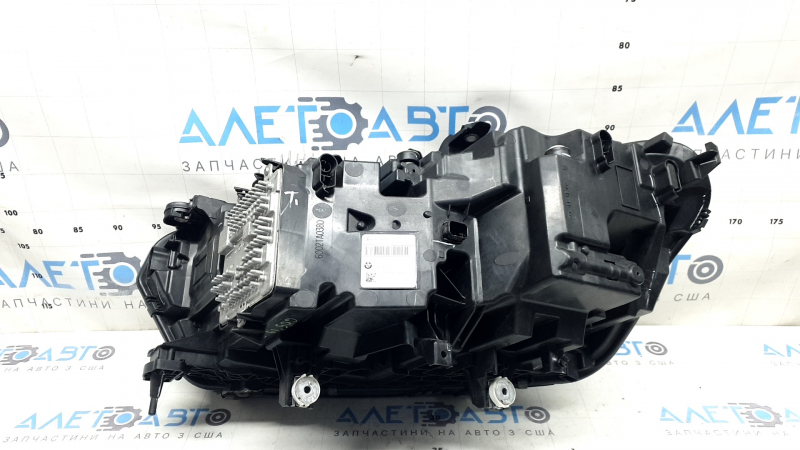 Фара передняя правая в сборе BMW X5 G05 19-23 LED, песок, царапины