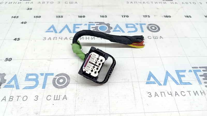Фишка на блок ECU компьютер двигателя BMW X5 G05 19-22 3.0T белая, 10 пинов