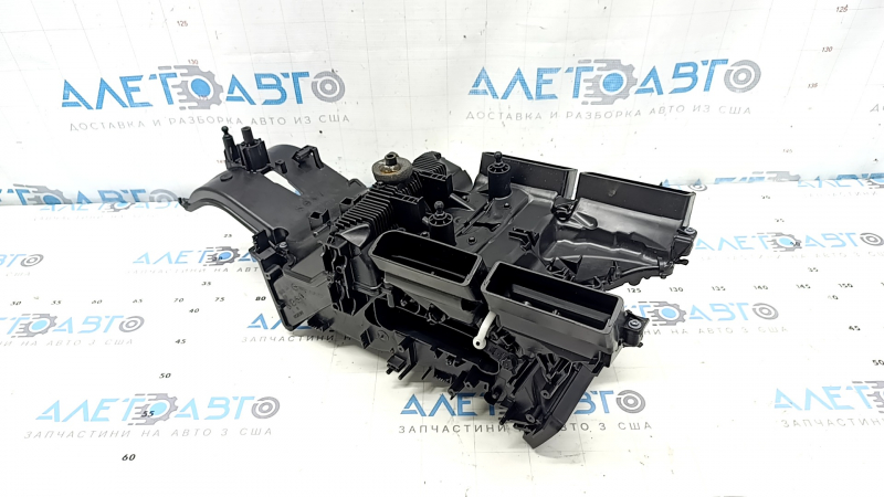 Корпус задней печки голый Audi Q8 19-26