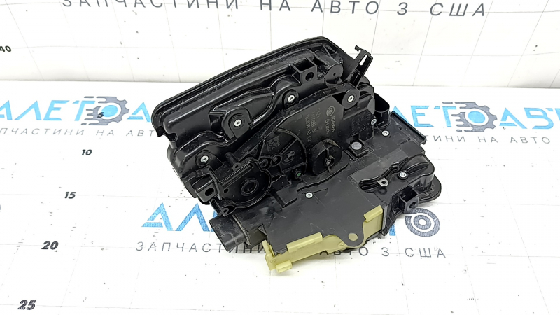 Замок двери передней левой BMW 7 G11 G12 16-19 под доводчик