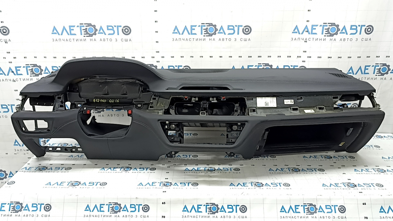 Торпедо передняя панель с AIRBAG BMW 7 G11 G12 16-19 экокожа, под проекцию, черная