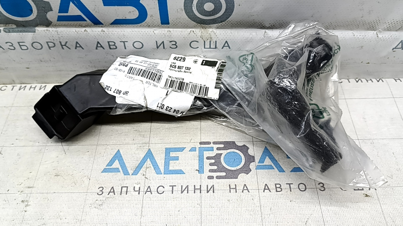 Крепление заднего бампера правое нижнее VW Beetle 12-19