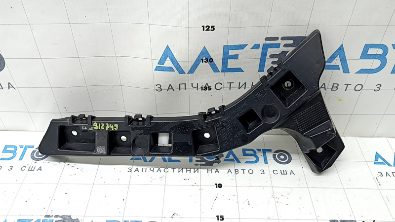 Крепление заднего бампера правое внешнее Ford Fusion mk5 19-20 сломано крепление