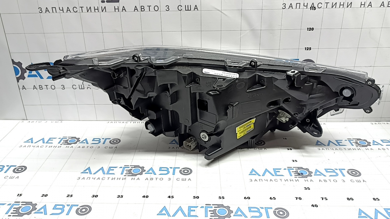 Фара передняя левая Toyota Rav4 19-21 отражатель, хром, USA built