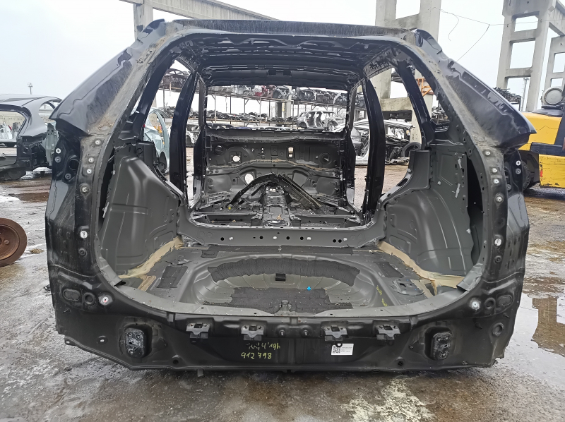 Задняя панель Toyota Rav4 19-24 на кузове, черная