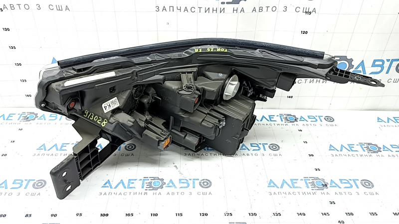 Фара передняя правая Subaru Forester 25-26 LED Limited, Touring