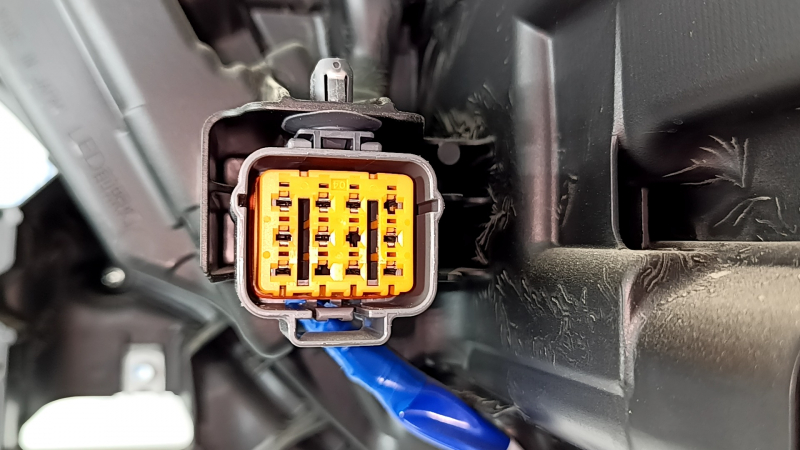 Фара передняя правая Subaru Forester 25-26 LED Limited, Touring