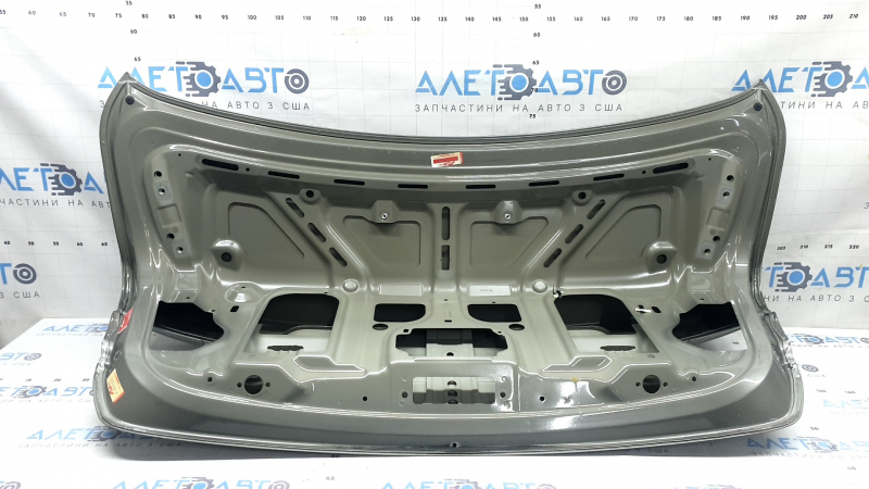 Крышка багажника BMW 3 F30 4d 12-18 серебро C08, тычка