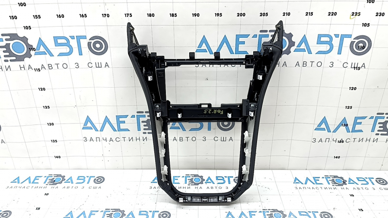 Накладка центральной консоли передняя верхняя для Subaru Forester 25-26, черная с синей строчкой, без видимых дефектов.