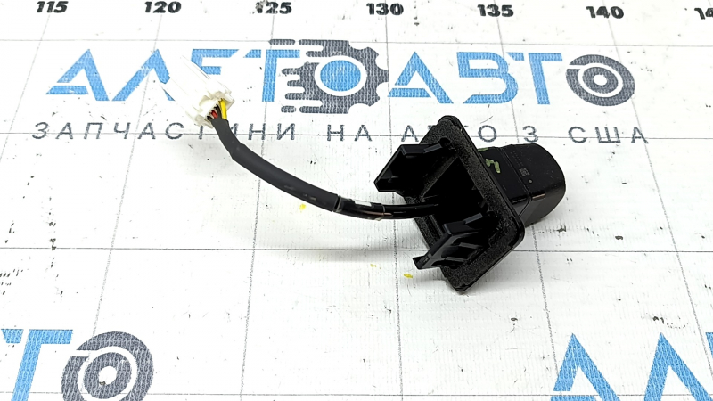 Камера заднего вида Subaru Forester 25-26