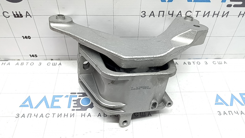 Подушка двигателя правая VW Passat b7 12-15 USA 2.5