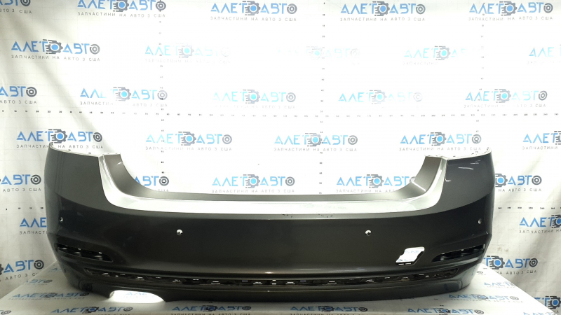 Бампер задний голый BMW 3 F30 16-18 под парктроники, серебро C08, сколы, царапины, повреждено крепление