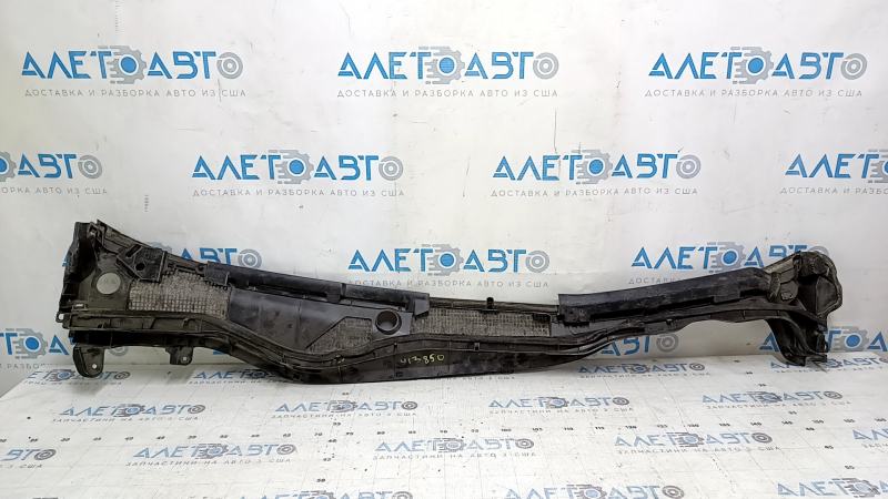Решетка дворников для Lexus GS300, GS350, GS430, GS450h, 2006-2011 с трещиной крепления