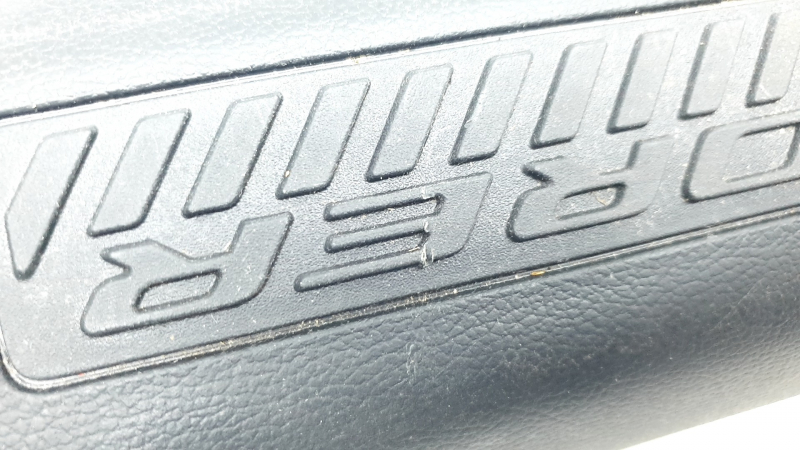 Накладка порога передняя правая Ford Explorer 20-24 черная, царапины