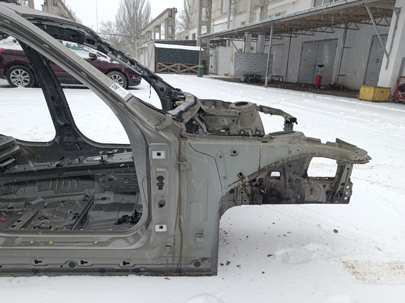 Кузов BMW 3 F30, состояние в хорошем, без дефектов, фото спереди.