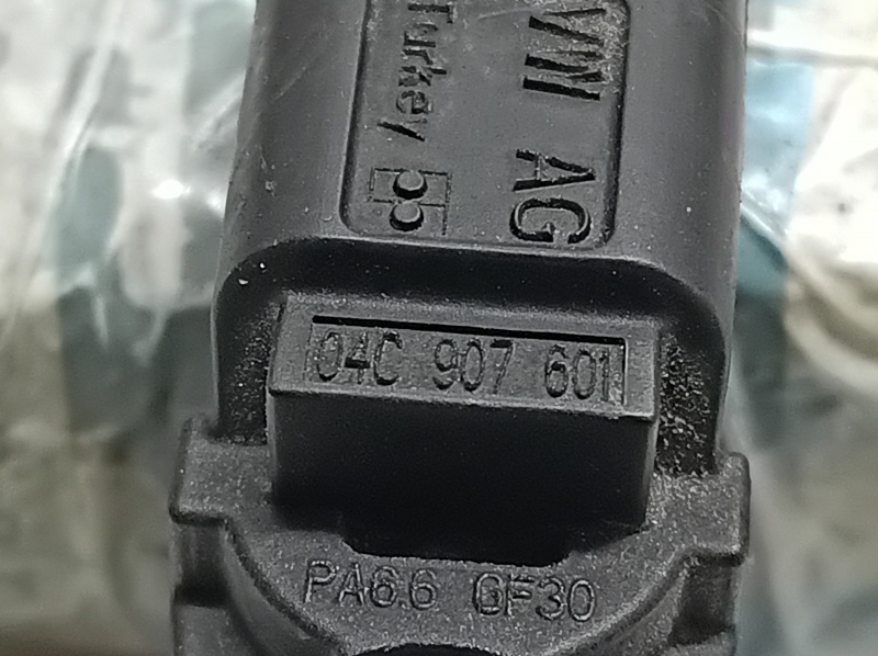 Датчик положения распредвала VW Passat b7 14-15 USA 1.8