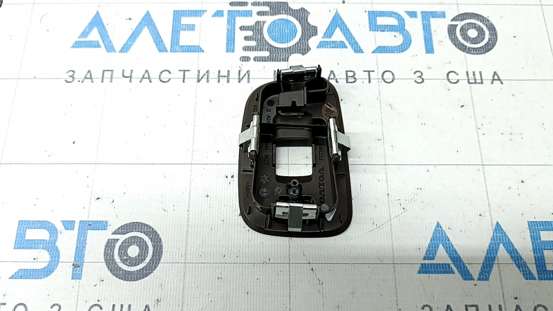 Накладка управления стеклоподъемником задним левым Volvo XC60 18-26 коричневая