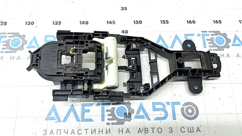 Механизм ручки двери передней правой Volvo XC60 18-26 под keyless и подсветку, сломано крепление