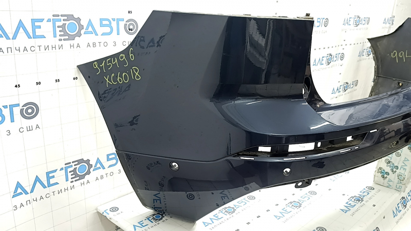 Бампер задний голый Volvo XC60 18-19 под парктроники и BSM и park assist, синий, царапины