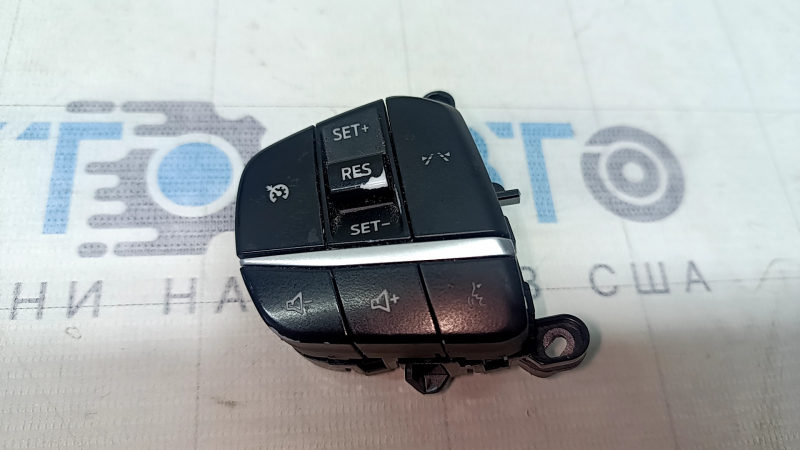 Кнопки управления на руле левые Ford Escape MK4 23-24 под удержание полосы, потерта
