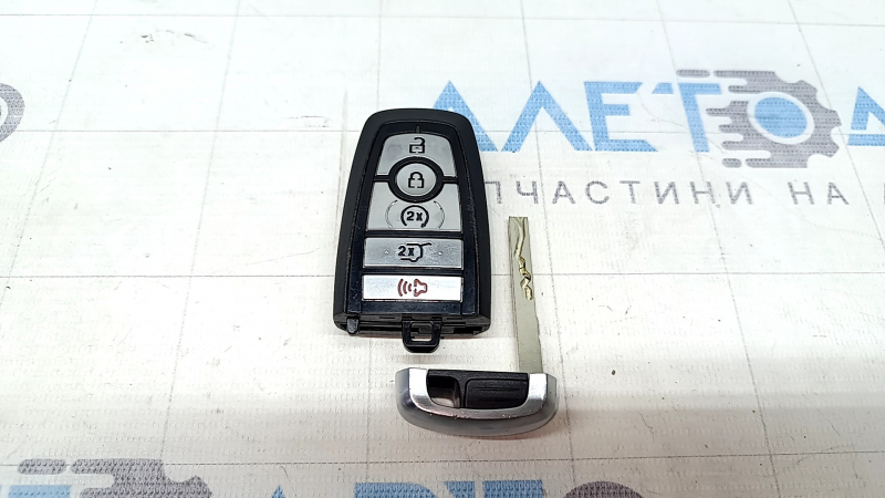 Ключ smart Ford Escape MK4 20- 5 кнопок, царапины, тычки